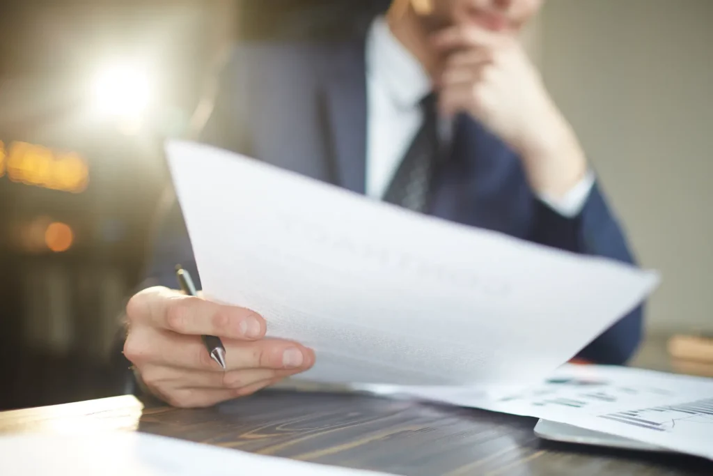 trabajo analitico de negocios con documentos